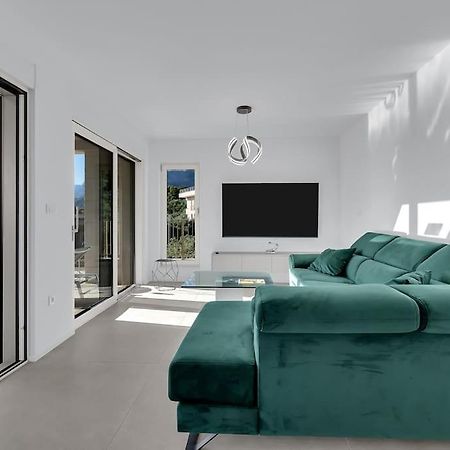 Apartman Delux With Private Pool - Makarska Exklusiv Tučepi Exteriér fotografie
