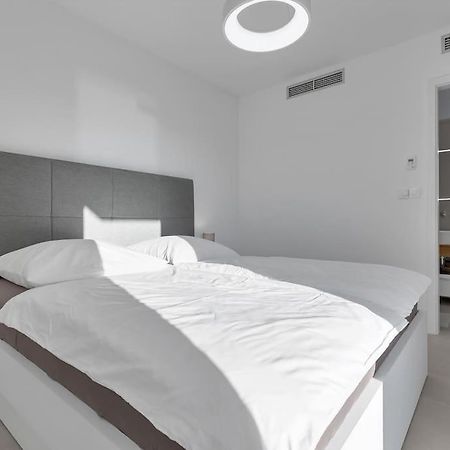 Apartman Delux With Private Pool - Makarska Exklusiv Tučepi Exteriér fotografie