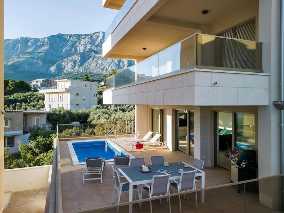 Apartman Delux With Private Pool - Makarska Exklusiv Tučepi Exteriér fotografie