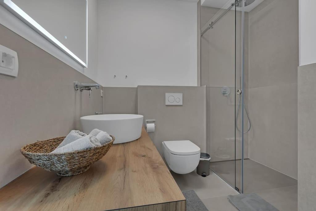 Apartman Delux With Private Pool - Makarska Exklusiv Tučepi Exteriér fotografie