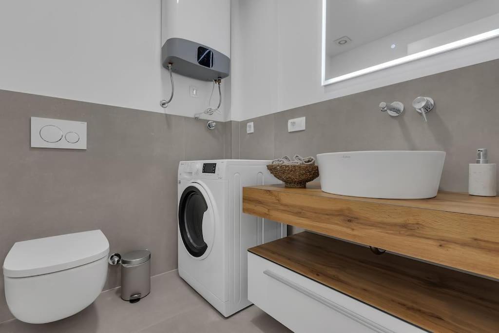 Apartman Delux With Private Pool - Makarska Exklusiv Tučepi Exteriér fotografie