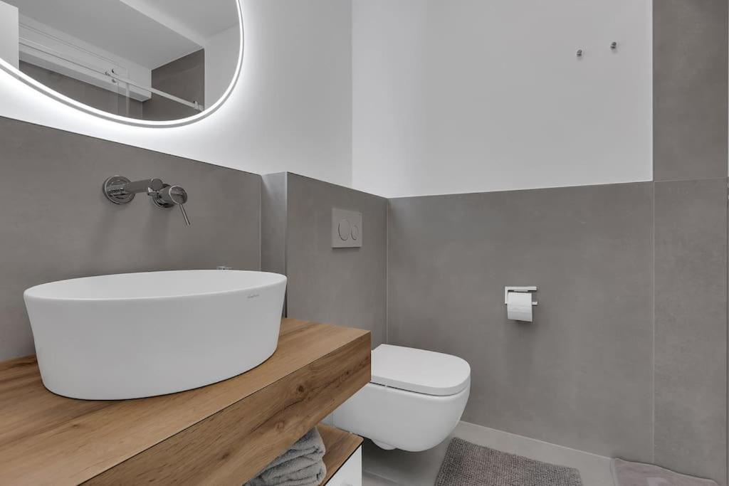 Apartman Delux With Private Pool - Makarska Exklusiv Tučepi Exteriér fotografie