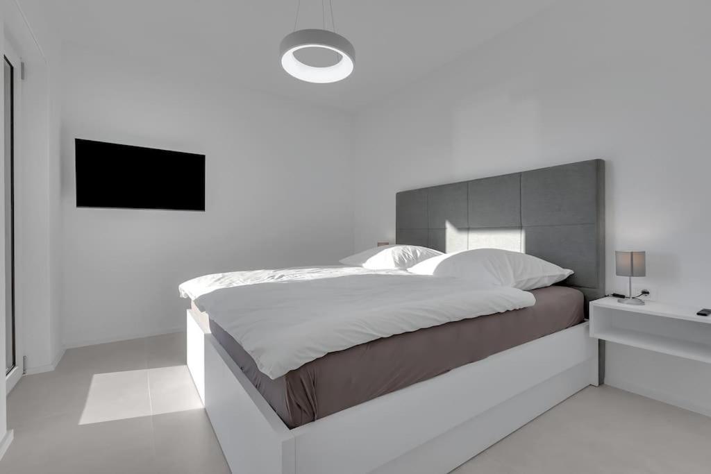 Apartman Delux With Private Pool - Makarska Exklusiv Tučepi Exteriér fotografie