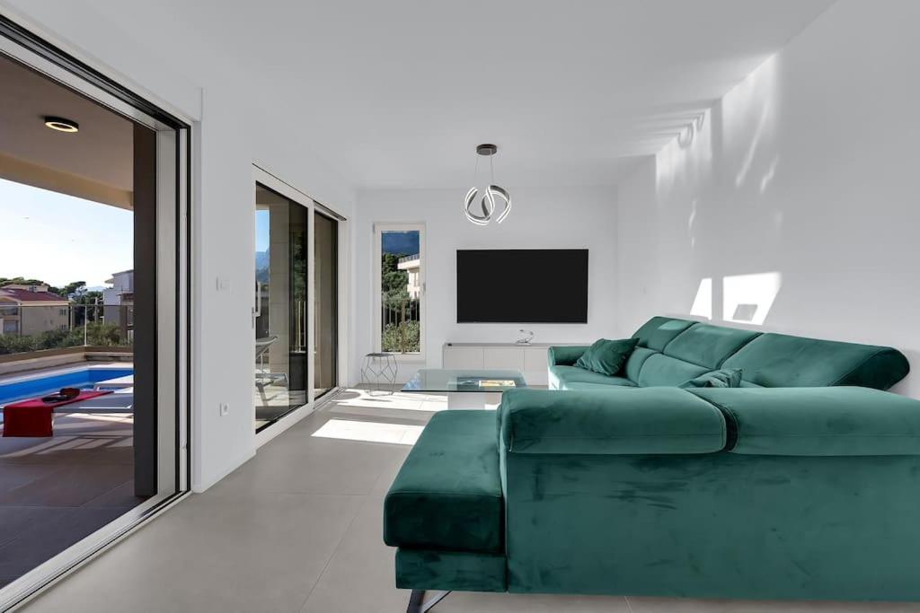 Apartman Delux With Private Pool - Makarska Exklusiv Tučepi Exteriér fotografie