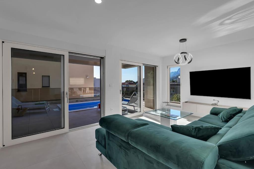 Apartman Delux With Private Pool - Makarska Exklusiv Tučepi Exteriér fotografie