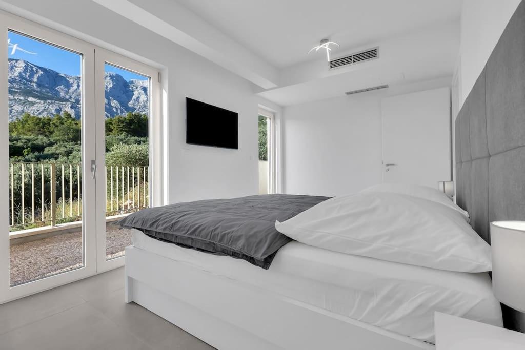 Apartman Delux With Private Pool - Makarska Exklusiv Tučepi Exteriér fotografie